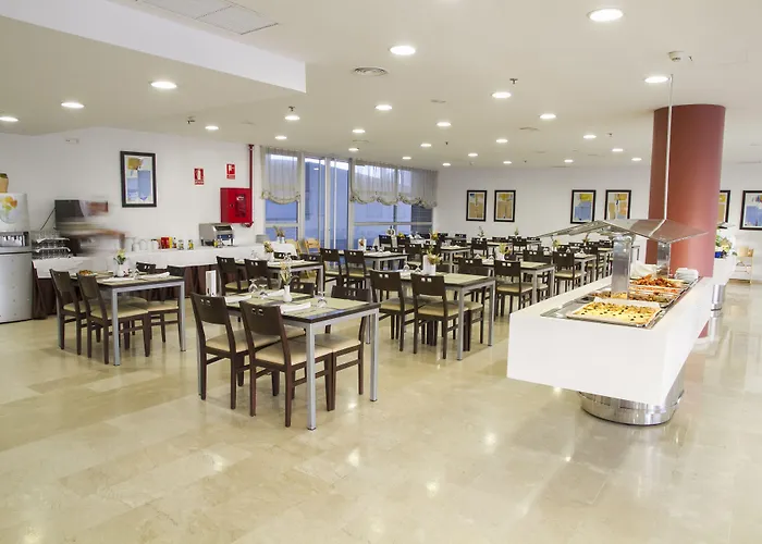 Отель La Estacion 4*